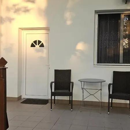 Deak Apartman Apartment